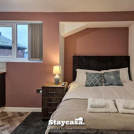 Delightful Spacious Haven With Large Driveway Manchester Exterior foto