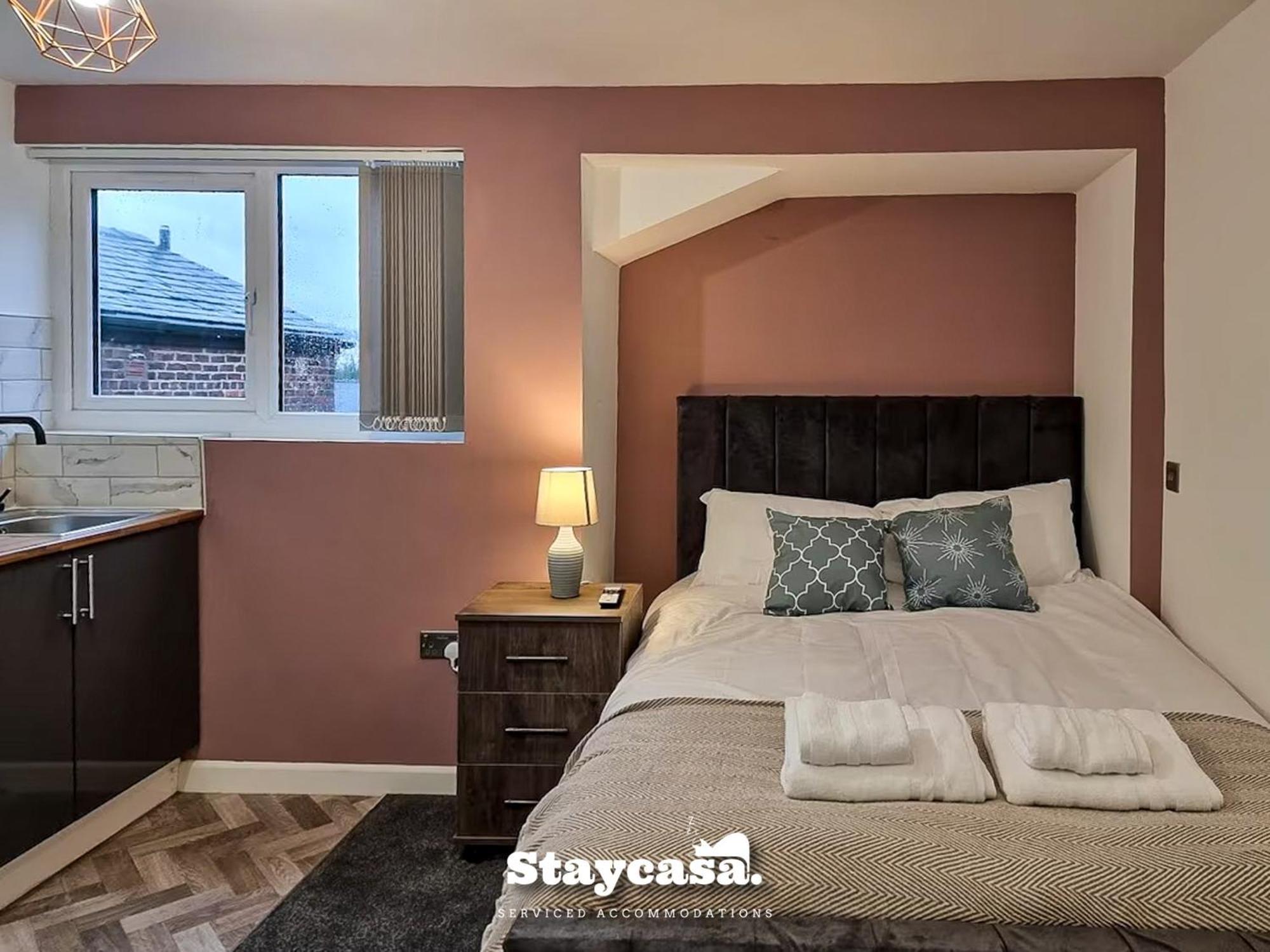 Delightful Spacious Haven With Large Driveway Manchester Exterior foto